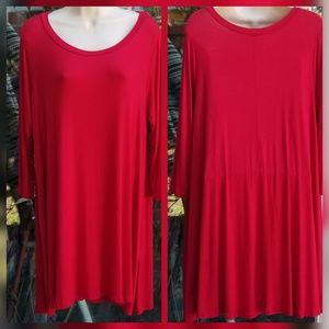 - PLUS SIZE Red 3/4 Length Sleeve Top